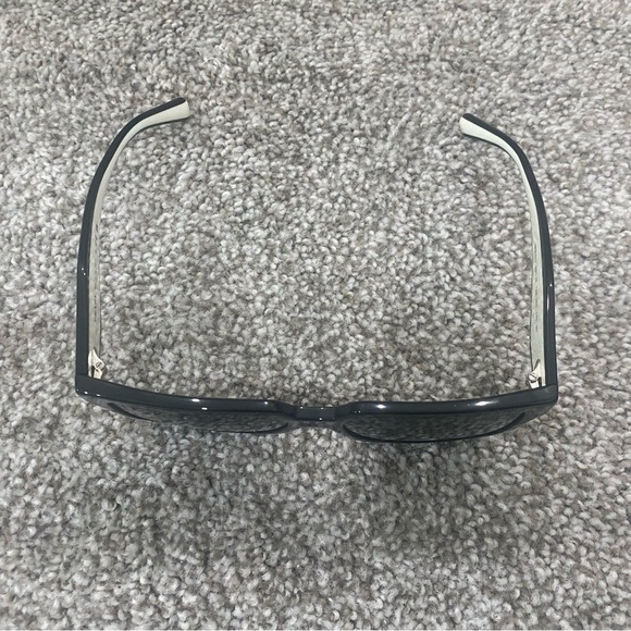 Prada sunglasses - Picture 6 of 10